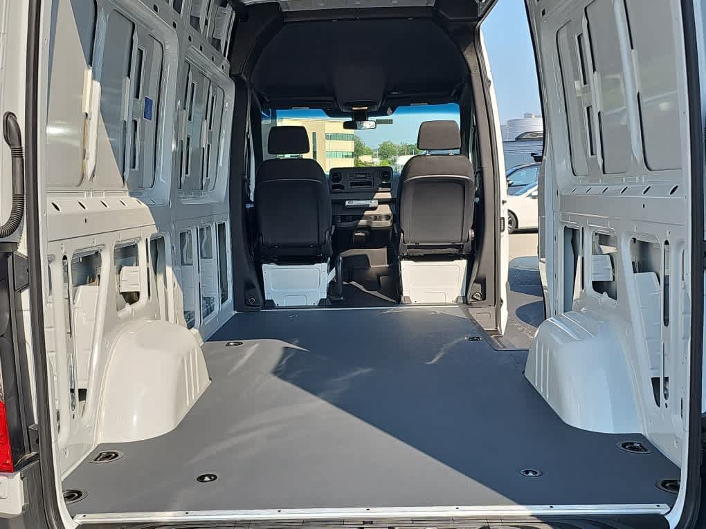 Used 2026 Mercedes-Benz Sprinter 2500 image 9