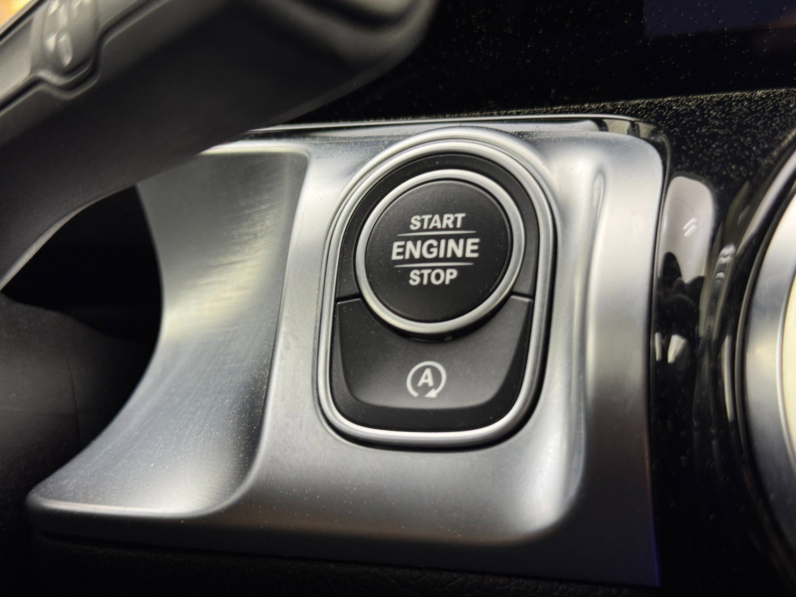 Used 2022 Mercedes-Benz GLB 250 w/ Premium Package Lite image 21