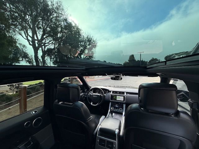 Used 2018 Land Rover Range Rover Sport HSE image 29