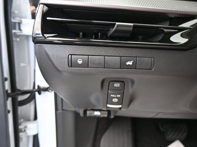 Used 2025 Nissan Murano SV AWD/4WD image 19