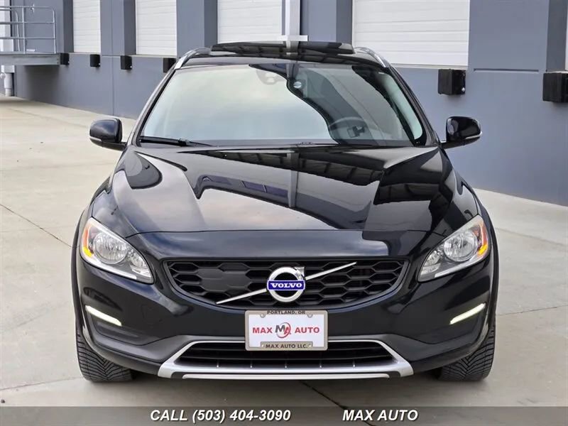 Used 2016 Volvo V60 T5 Cross Country image 3