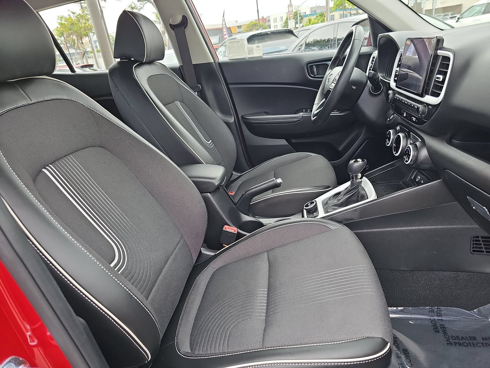 Certified 2025 Hyundai Venue Limited FWD image 10
