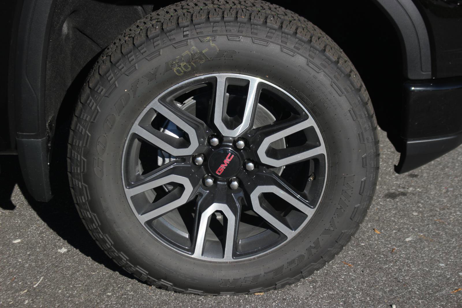 New 2026 GMC Sierra 1500 AT4 w/ AT4 Premium Package image 8