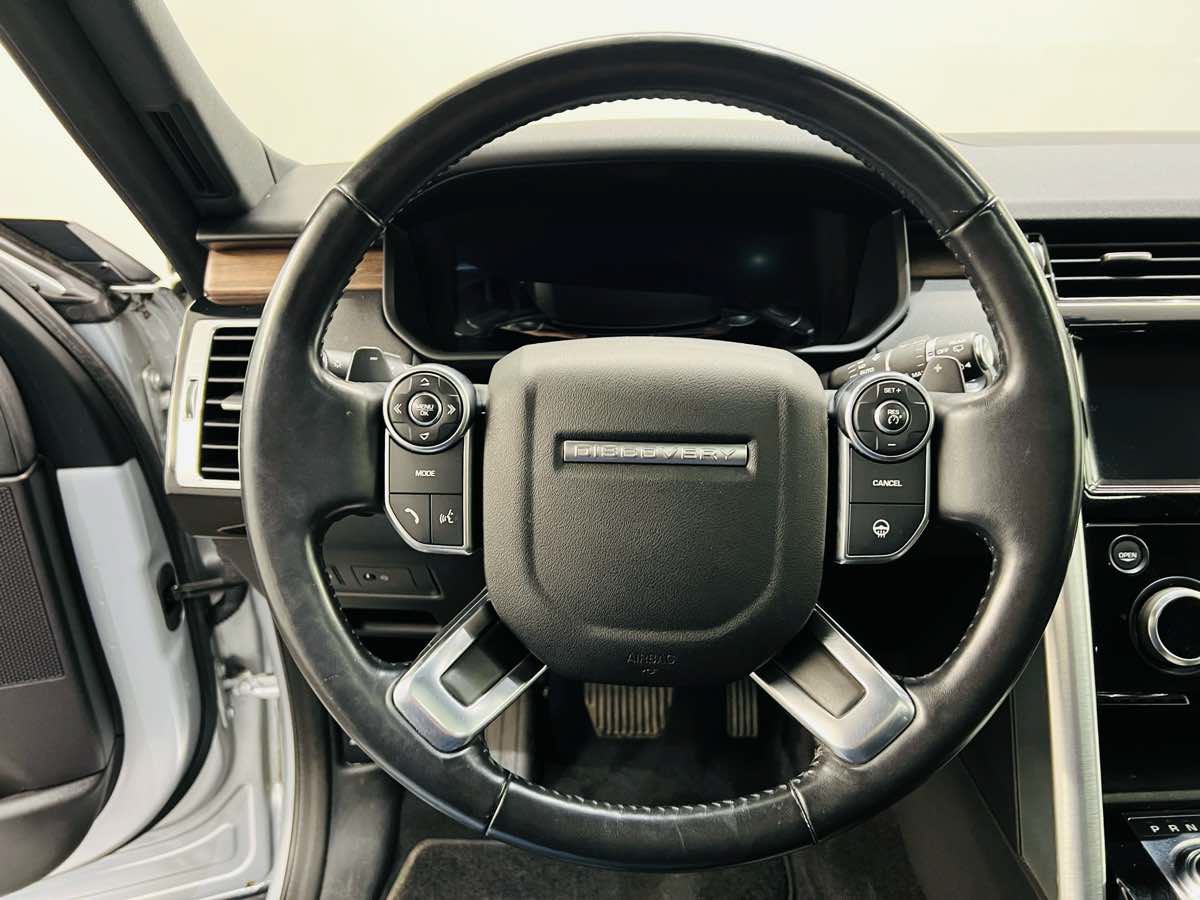 Used 2018 Land Rover Discovery HSE AWD/4WD image 13