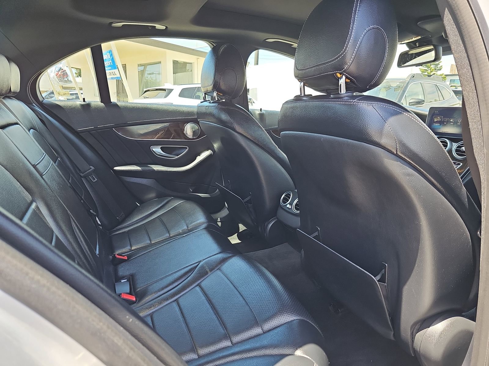 Used 2015 Mercedes-Benz C 400 4MATIC image 11