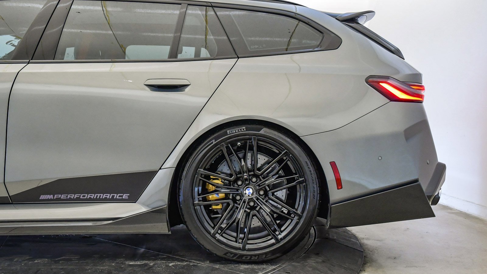 Used 2025 BMW M5 Touring w/ M Driver's Package image 19