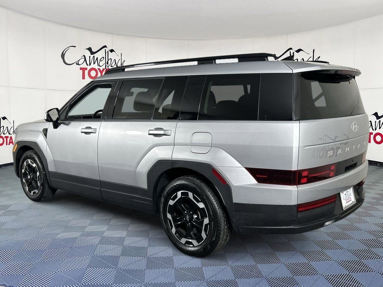 Used 2025 Hyundai Santa Fe SEL FWD image 5