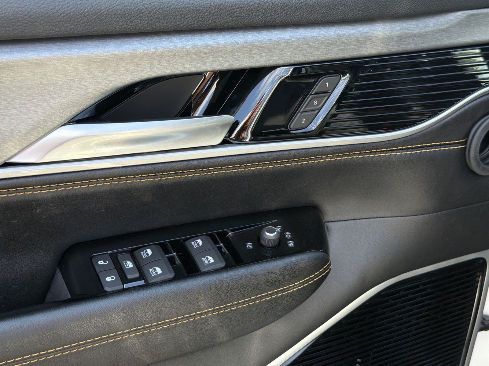 New 2026 Jeep Grand Wagoneer 4WD image 15
