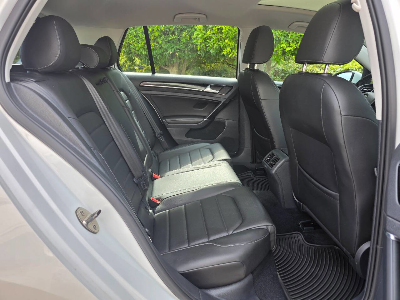 Used 2016 Volkswagen Golf SEL w/ Lighting Package (SEL) image 30