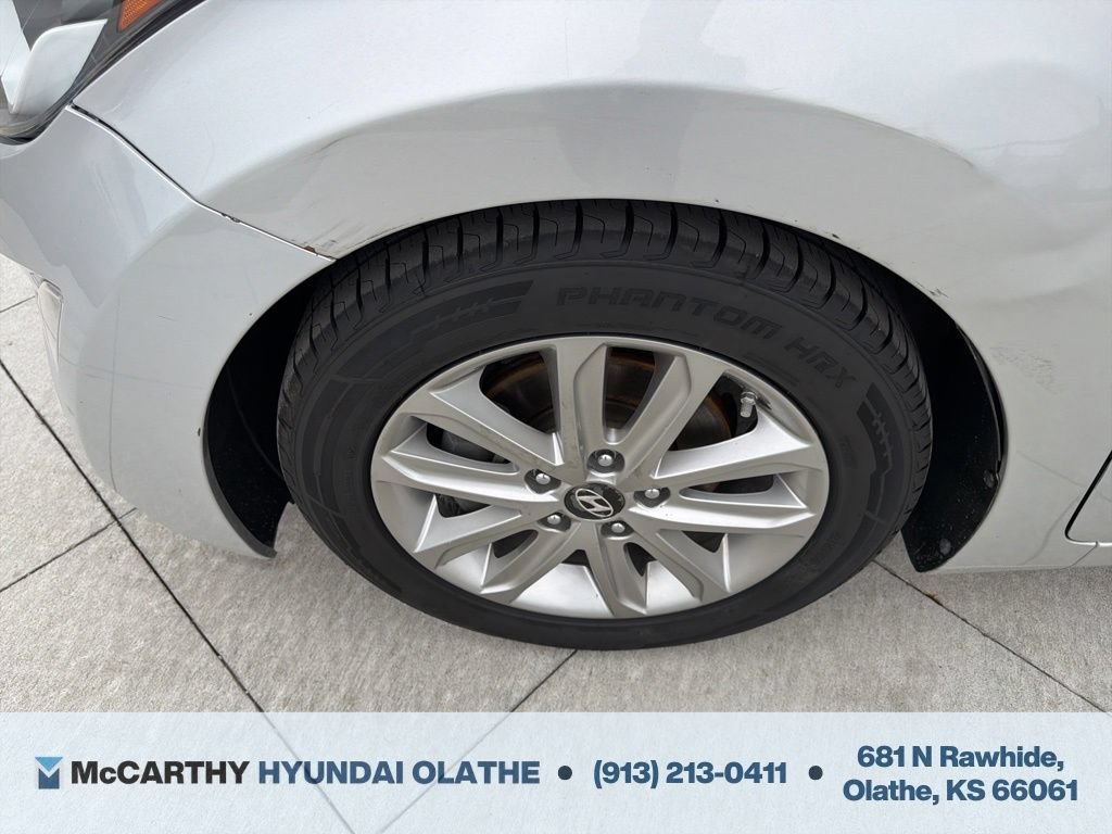 Used 2015 Hyundai Elantra SE w/ Option Group 02 FWD image 16
