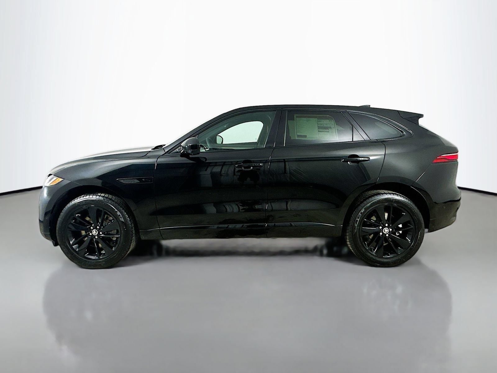 New 2026 Jaguar F-PACE R-Dynamic S AWD/4WD image 8
