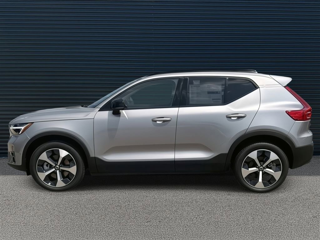 Used 2026 Volvo XC40 B5 Plus w/ Protection Package Premier image 9