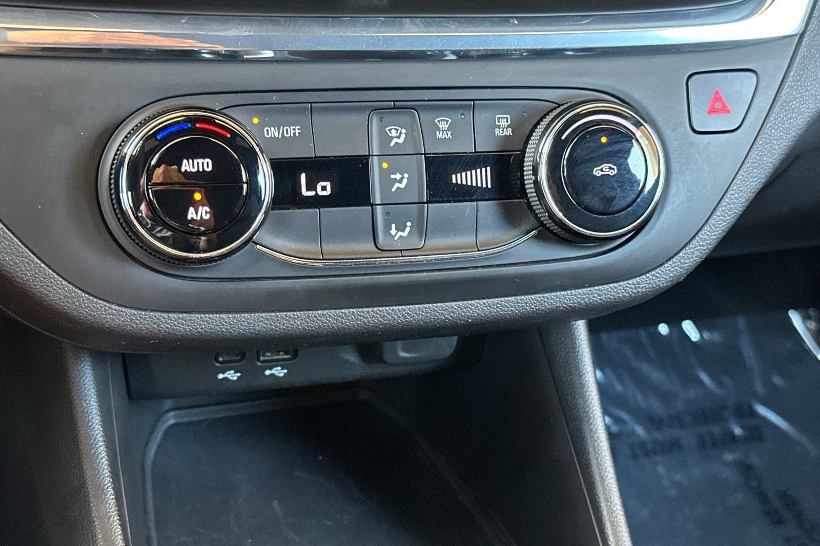 Certified 2025 Buick Envista Sport Touring FWD image 20