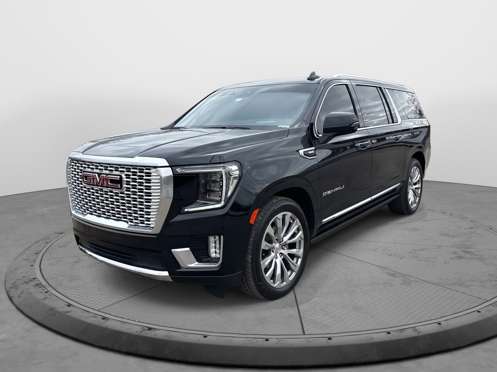 Certified 2024 GMC Yukon XL Denali w/ Advanced Technology Package image 3