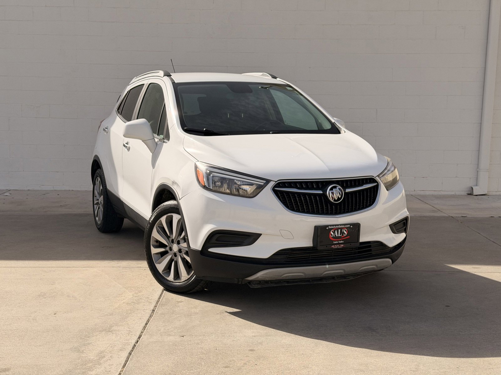 Used 2020 Buick Encore Preferred FWD image 1