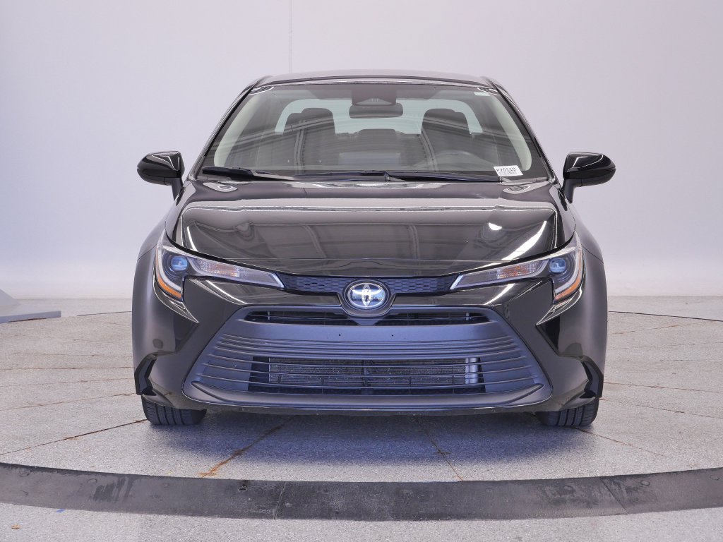 Used 2025 Toyota Corolla LE FWD image 11