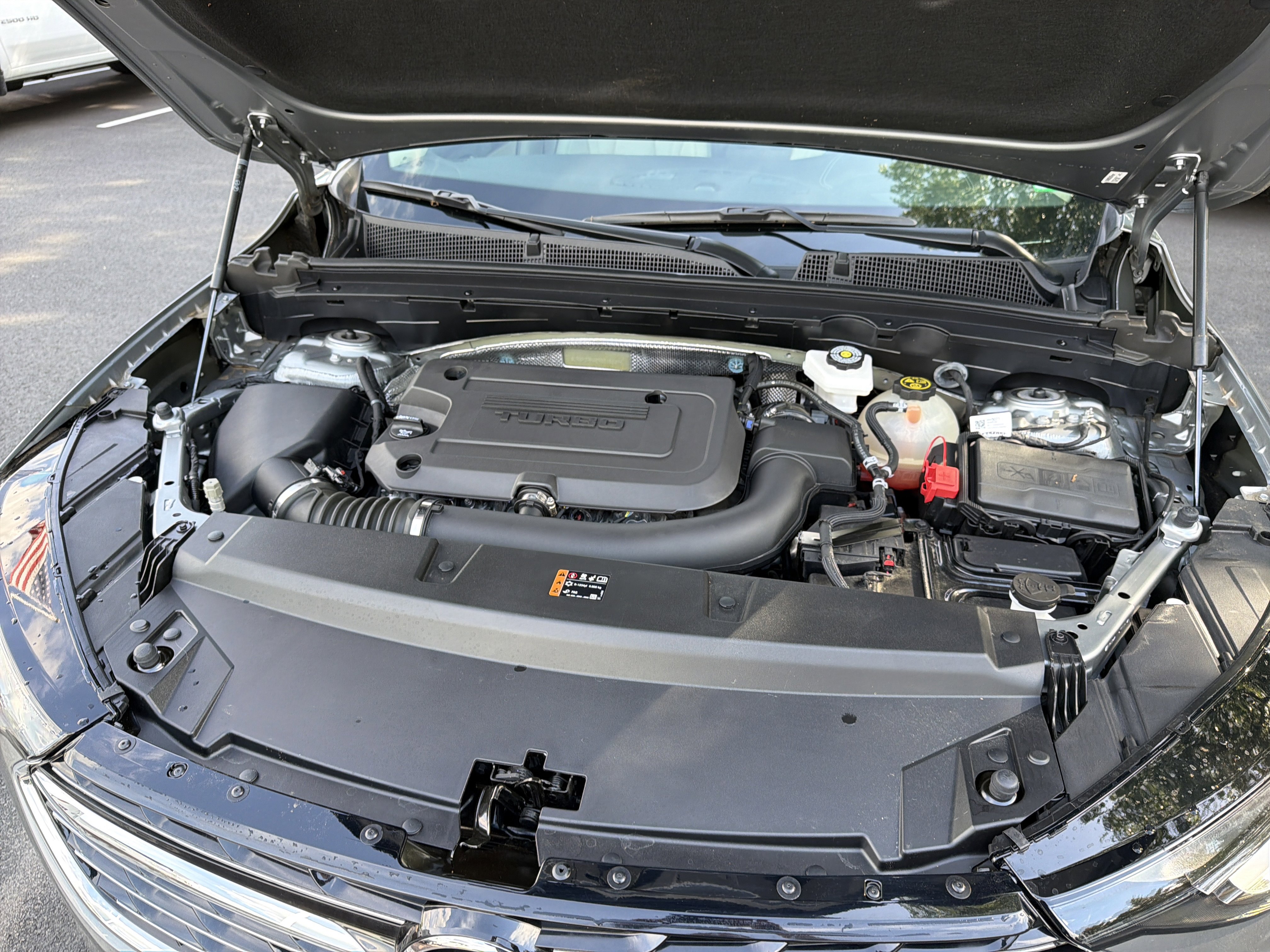 Used 2023 Buick Envision Essence AWD/4WD image 34