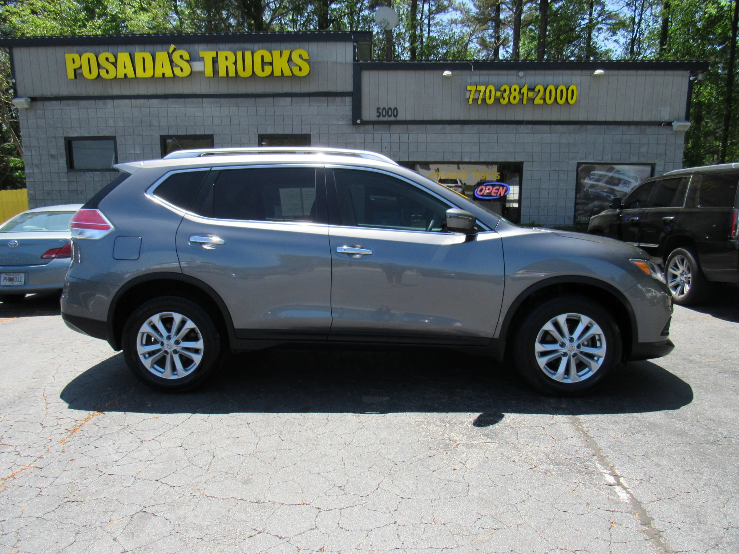 Used 2016 Nissan Rogue SV FWD image 8