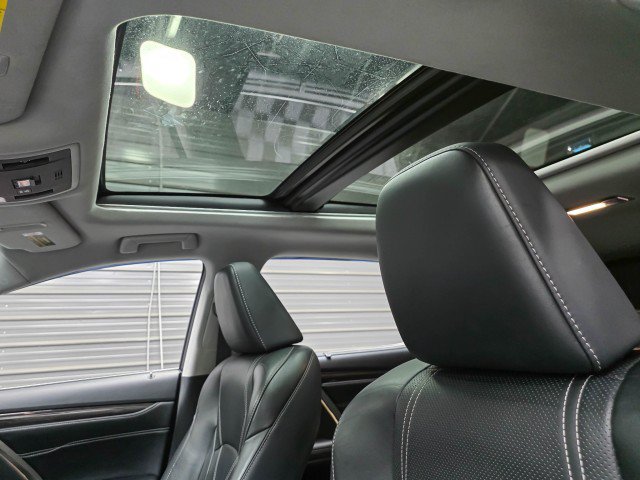 Used 2020 Lexus RX 450h AWD w/ Luxury Package image 18