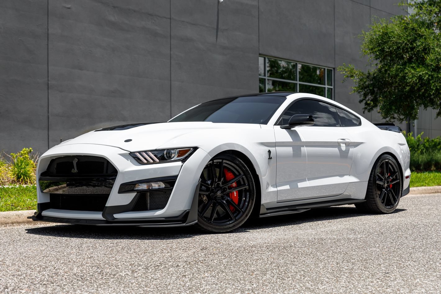 Used 2022 Ford Mustang Shelby GT500 w/ Technology Package RWD image 34