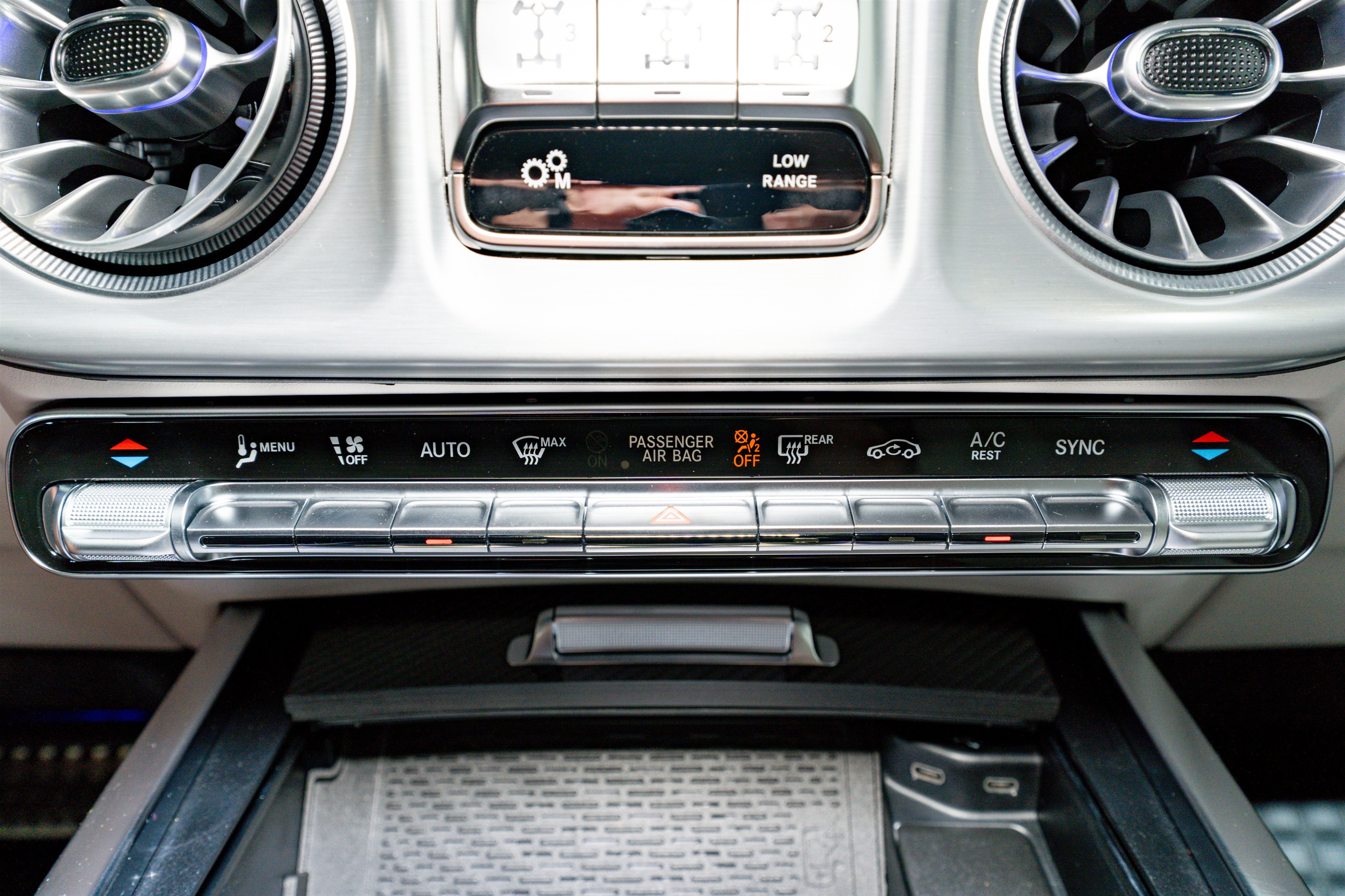 Used 2025 Mercedes-Benz G 63 AMG 4MATIC image 24