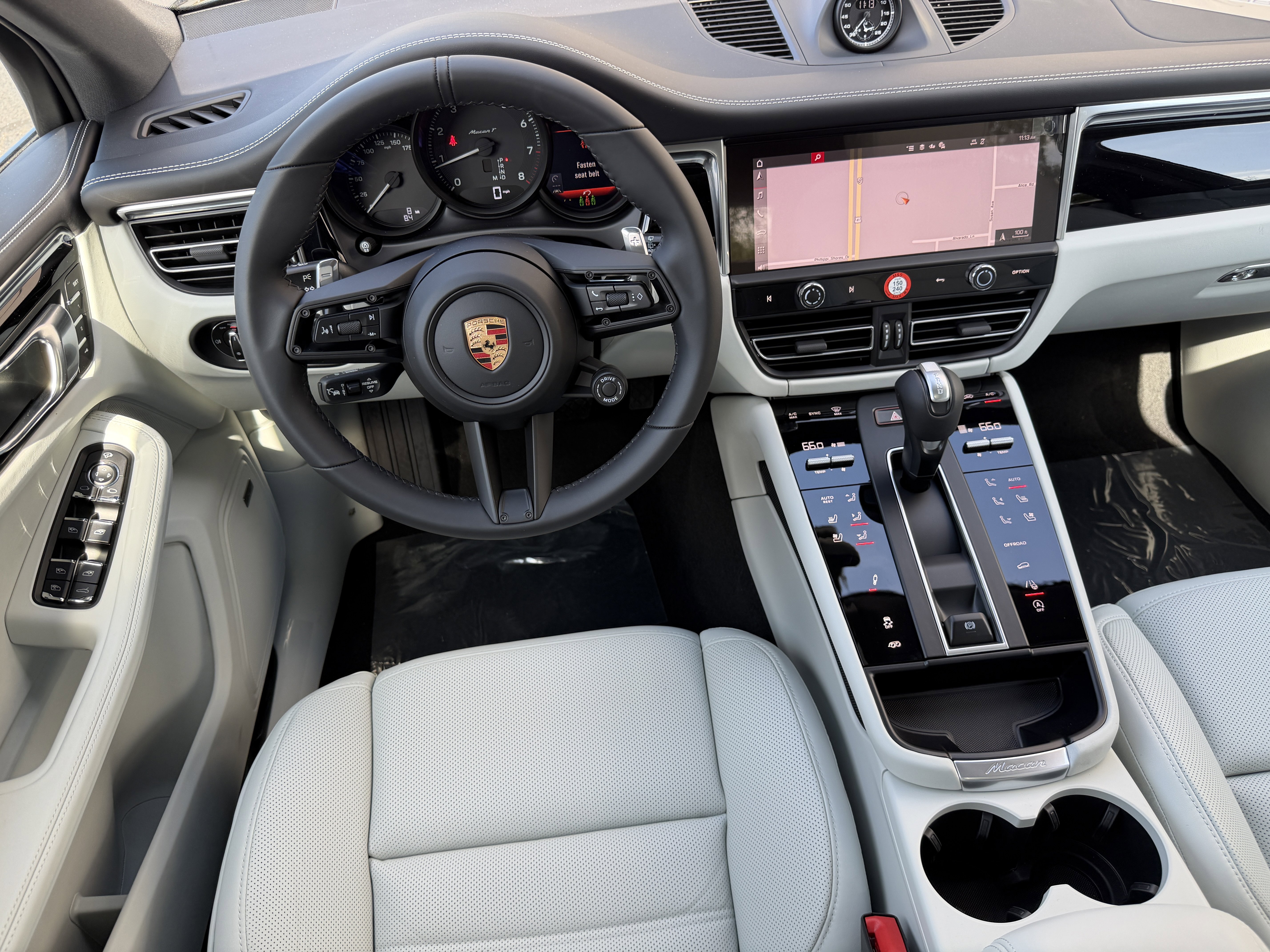 New 2026 Porsche Macan Turbo image 18