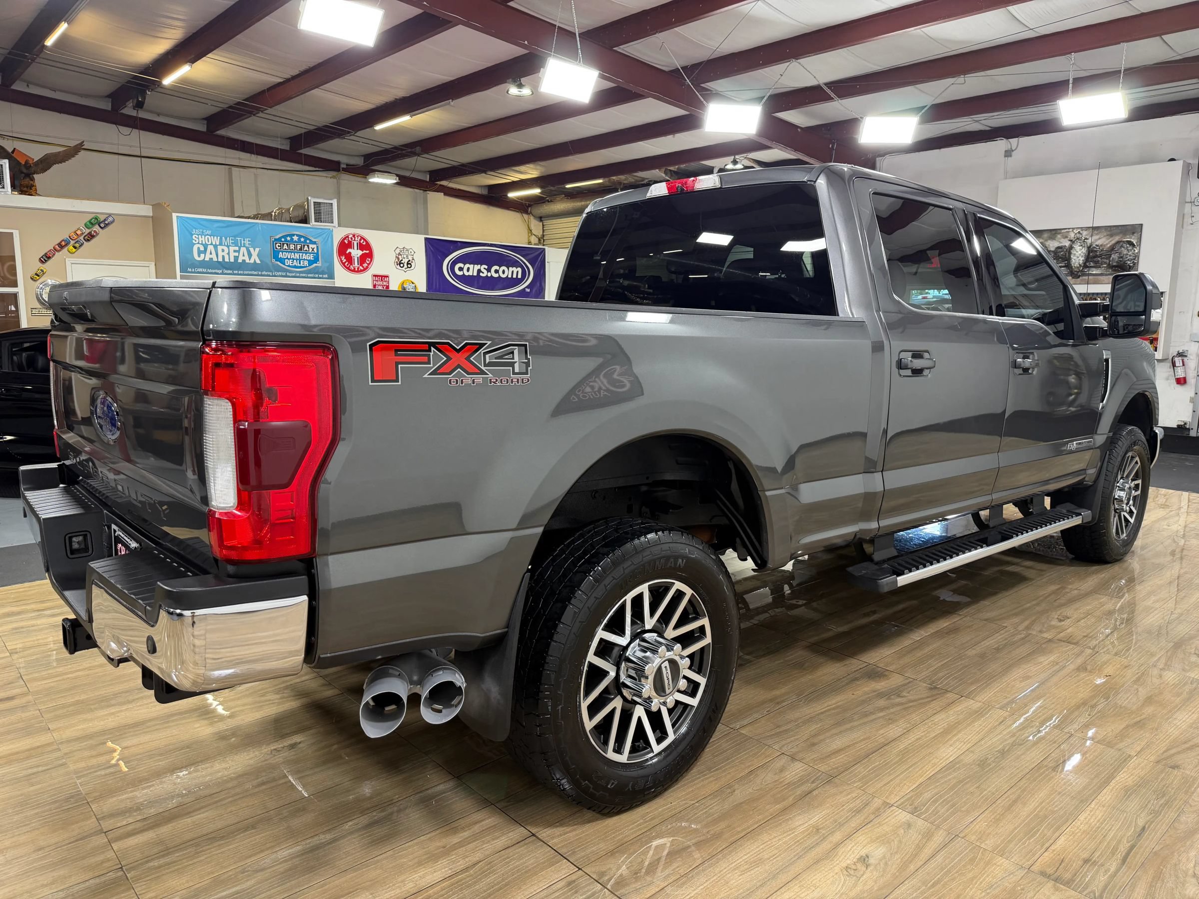 Used 2019 Ford F350 Lariat w/ Lariat Ultimate Package AWD/4WD image 5