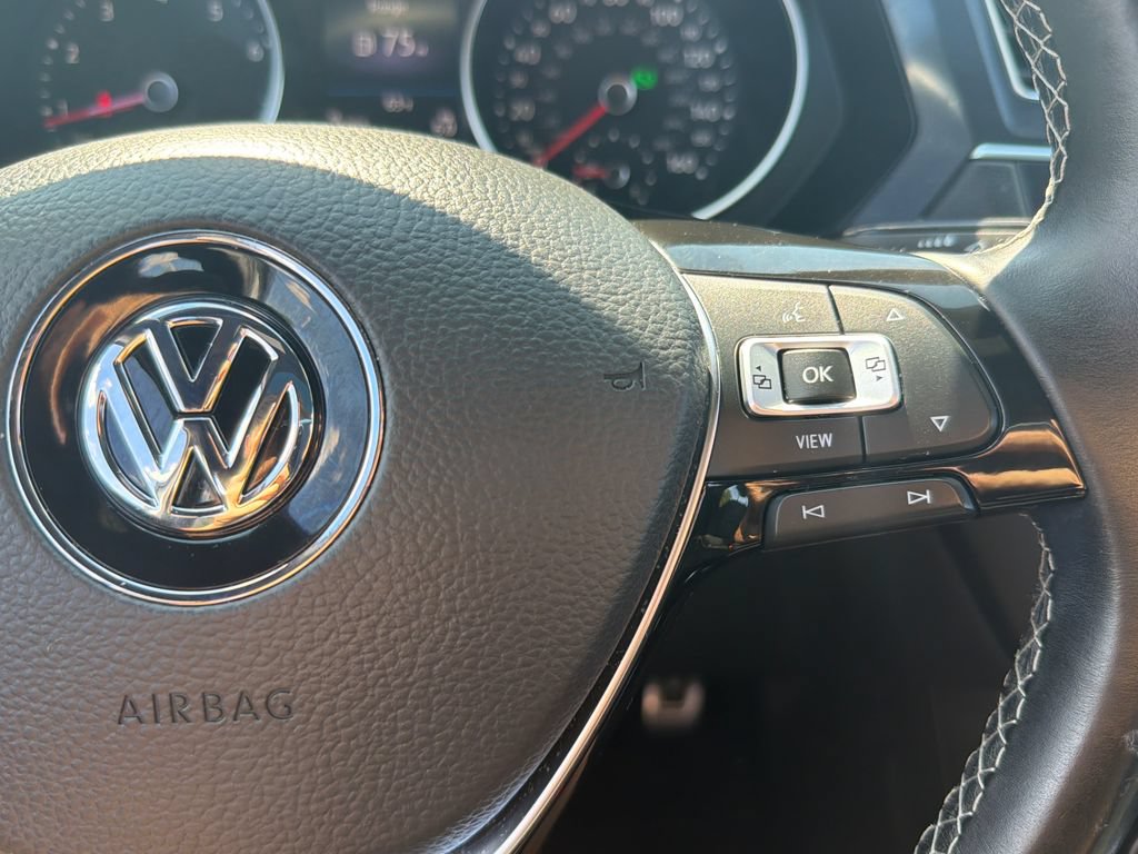 Certified 2020 Volkswagen Tiguan SE R-Line AWD/4WD image 12