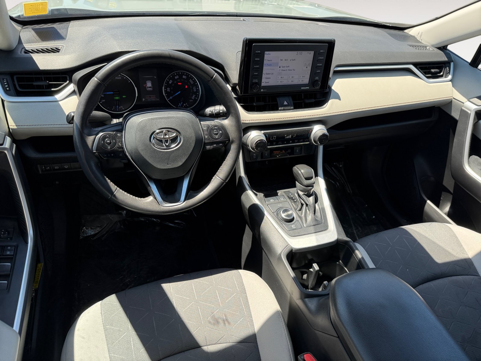 Used 2022 Toyota RAV4 XLE w/ Convenience Package AWD/4WD image 15