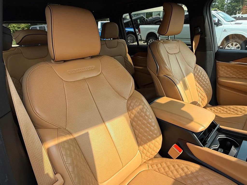 Certified 2023 Jeep Grand Cherokee L Summit AWD/4WD image 19