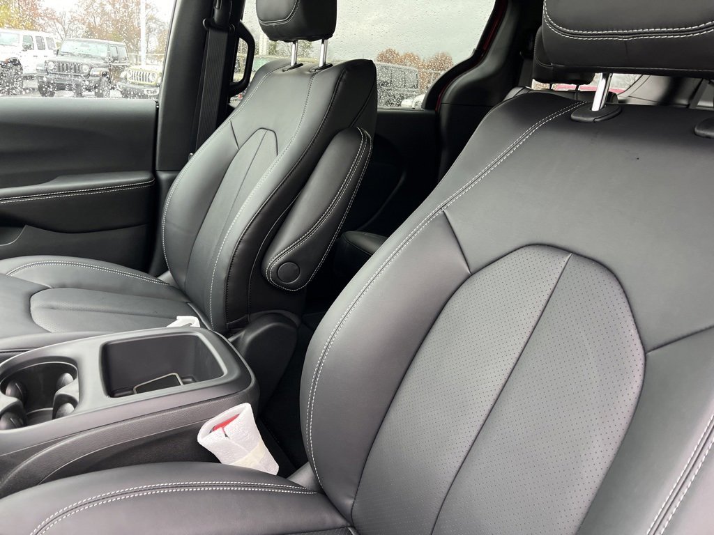 New 2026 Chrysler Pacifica Select image 27