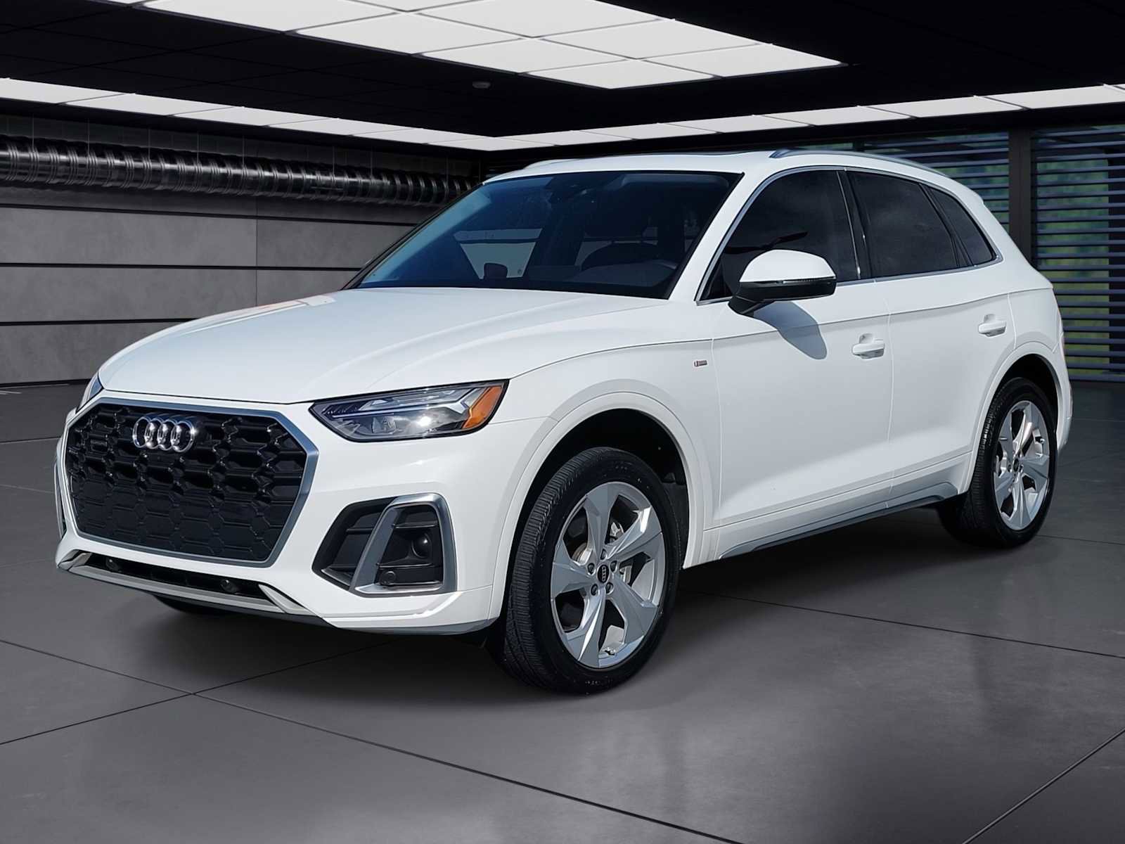 Certified 2023 Audi Q5 2.0T Premium Plus w/ Premium Plus Package image 1