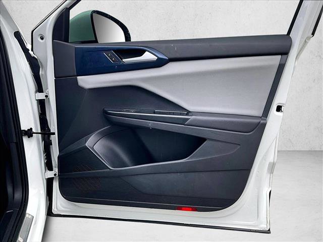 Used 2022 Volkswagen Taos SE image 19