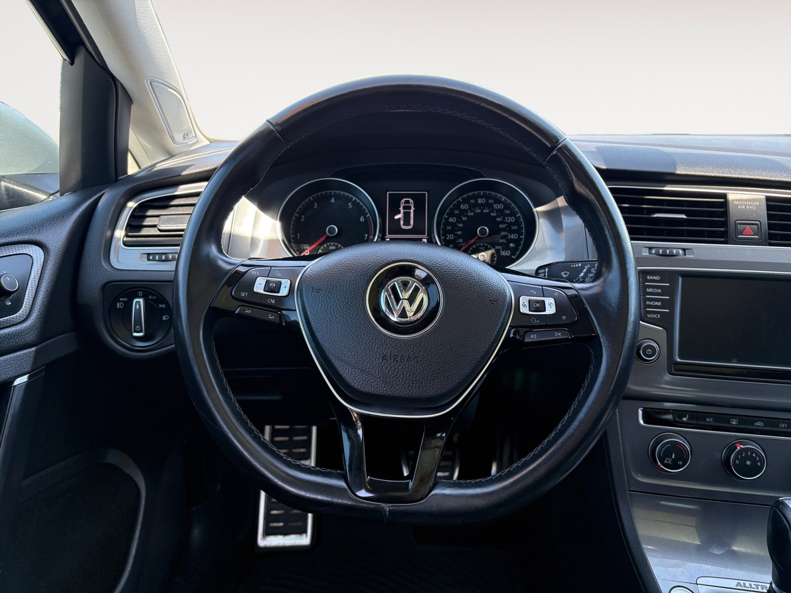 Used 2017 Volkswagen Golf Alltrack SE image 14