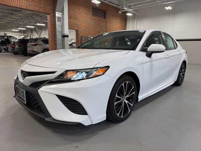 Used 2019 Toyota Camry SE image 3