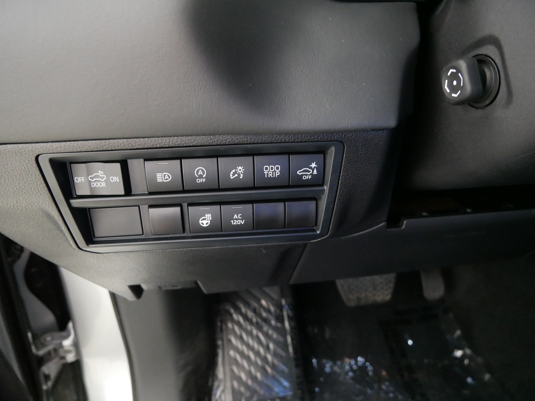 Used 2025 Toyota Tundra Platinum AWD/4WD image 26