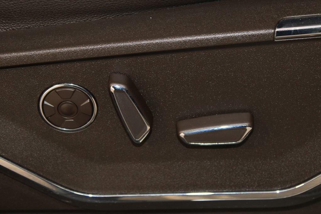 Used 2024 Chevrolet Silverado 2500 LT image 31