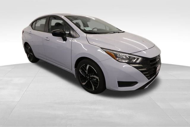 New 2025 Nissan Versa SR w/ Electronics Package