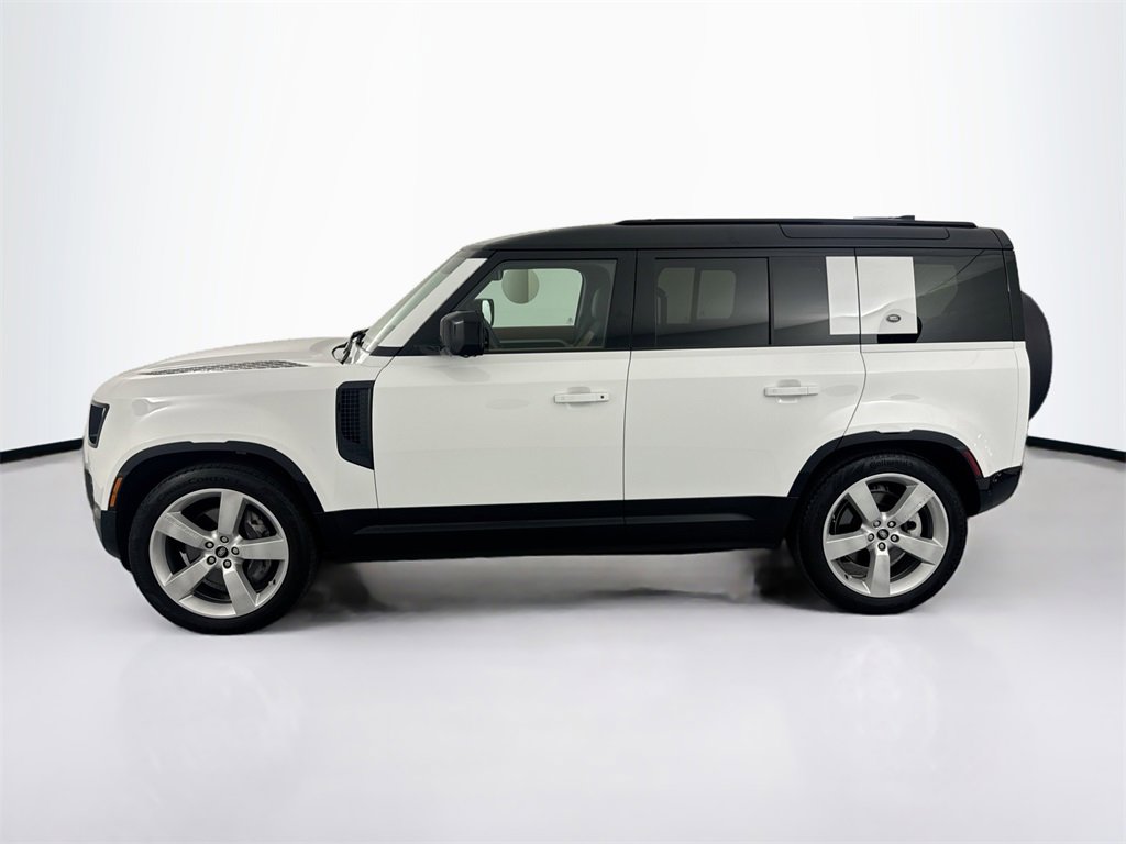 Used 2023 Land Rover Defender 110 X-Dynamic SE image 8