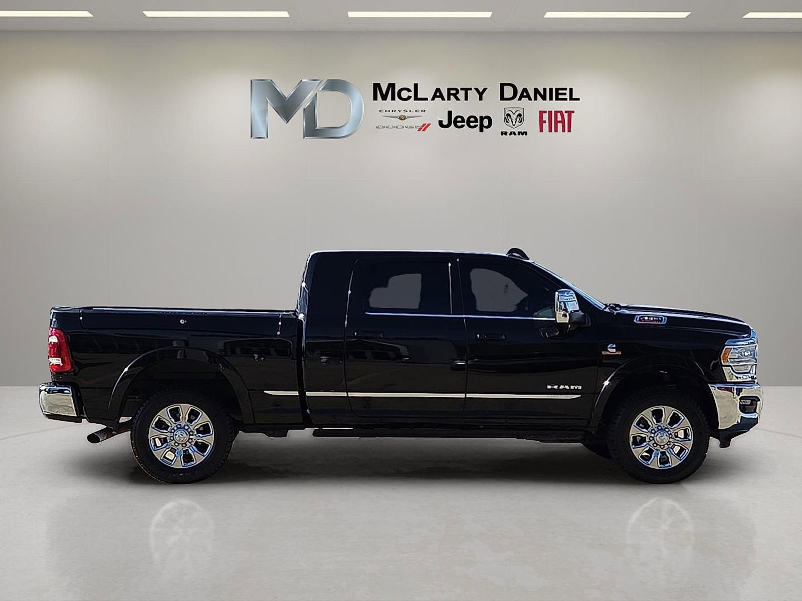 Used 2024 RAM 2500 Limited image 6