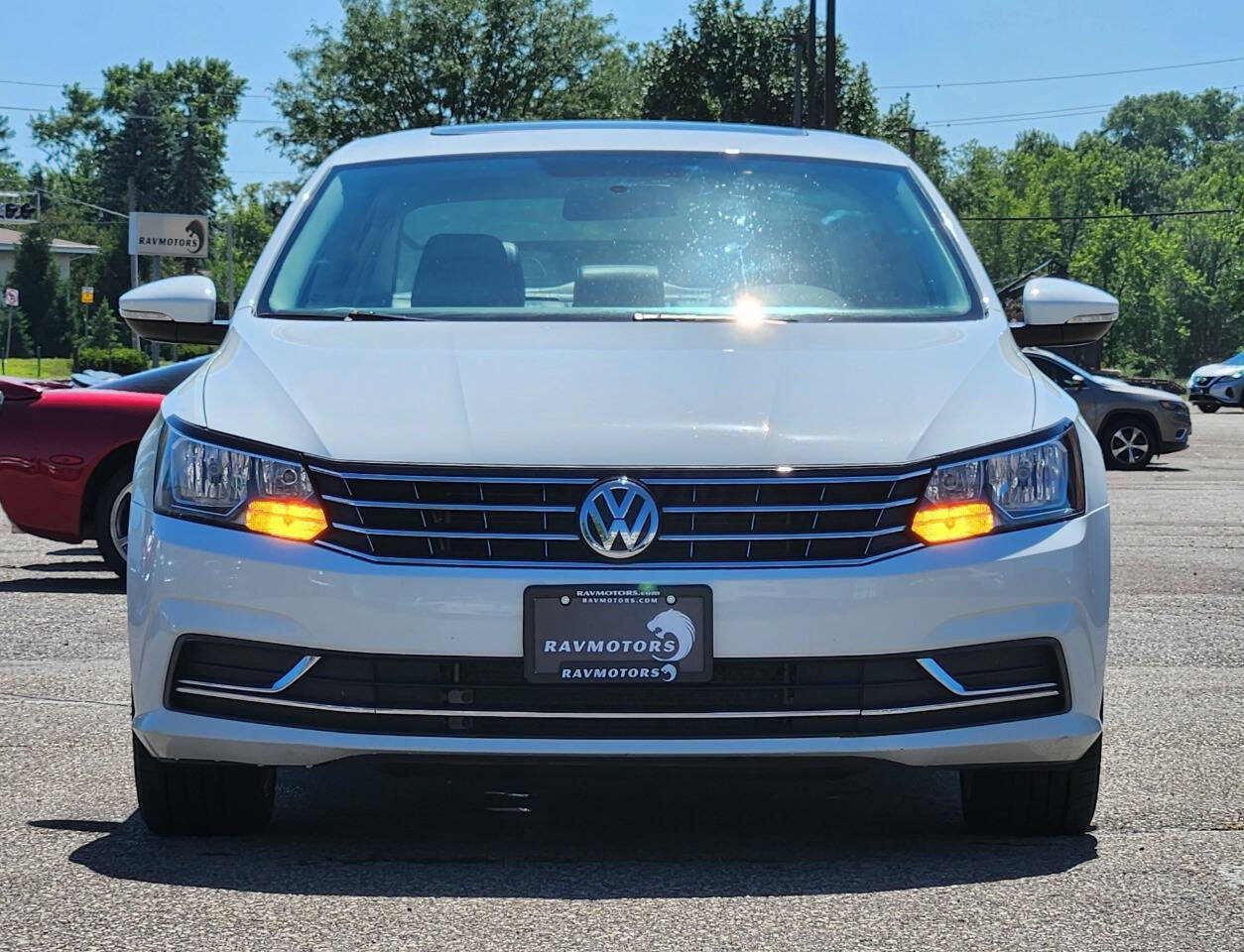 Used 2019 Volkswagen Passat 2.0T Wolfsburg w/ Wheels & Sunroof Package FWD image 5