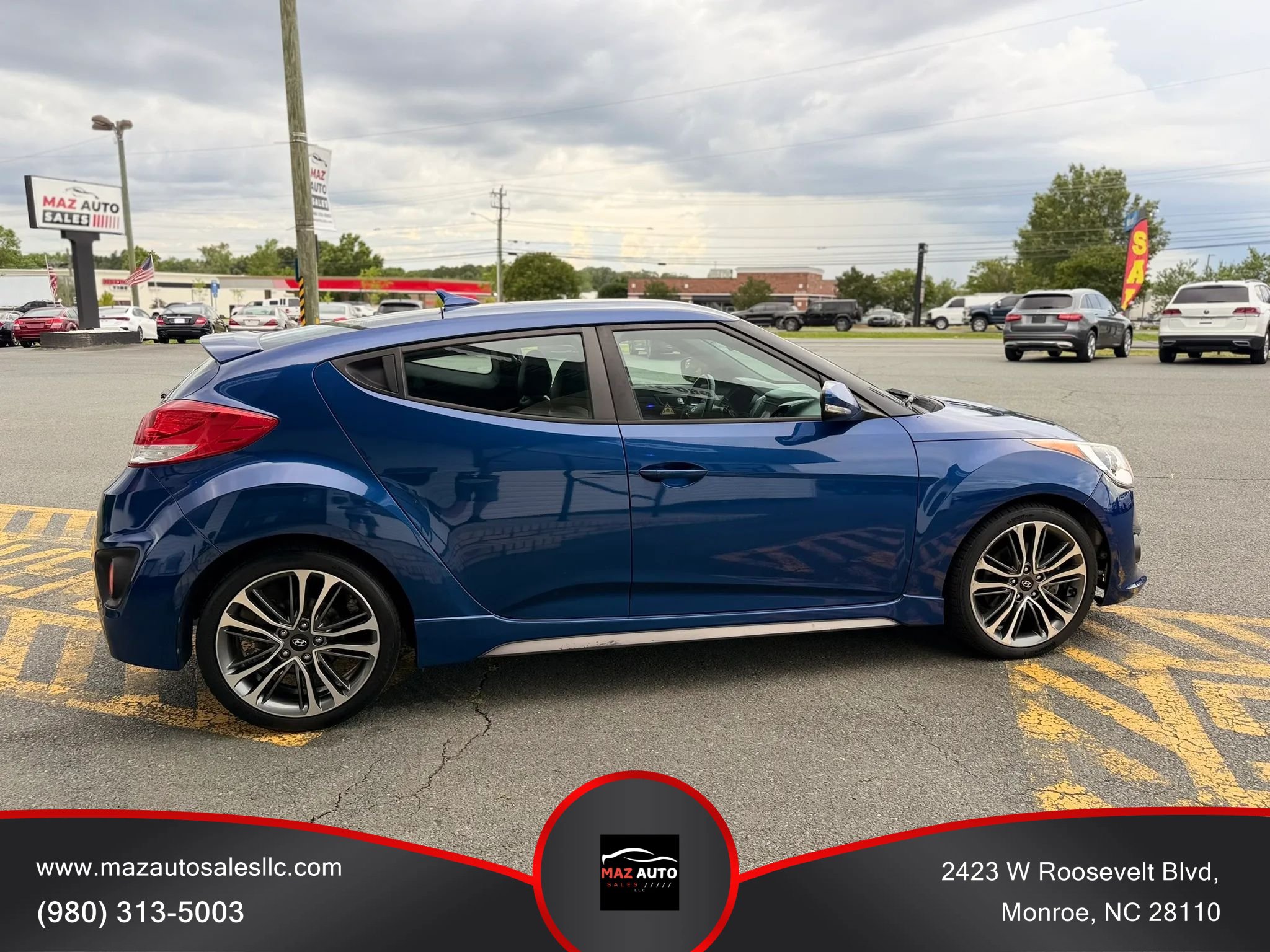 Used 2016 Hyundai Veloster Turbo FWD image 4
