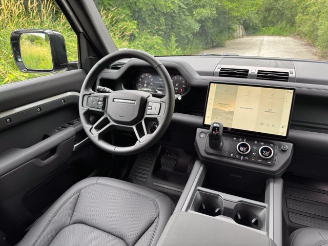 New 2026 Land Rover Defender 110 S AWD/4WD image 28