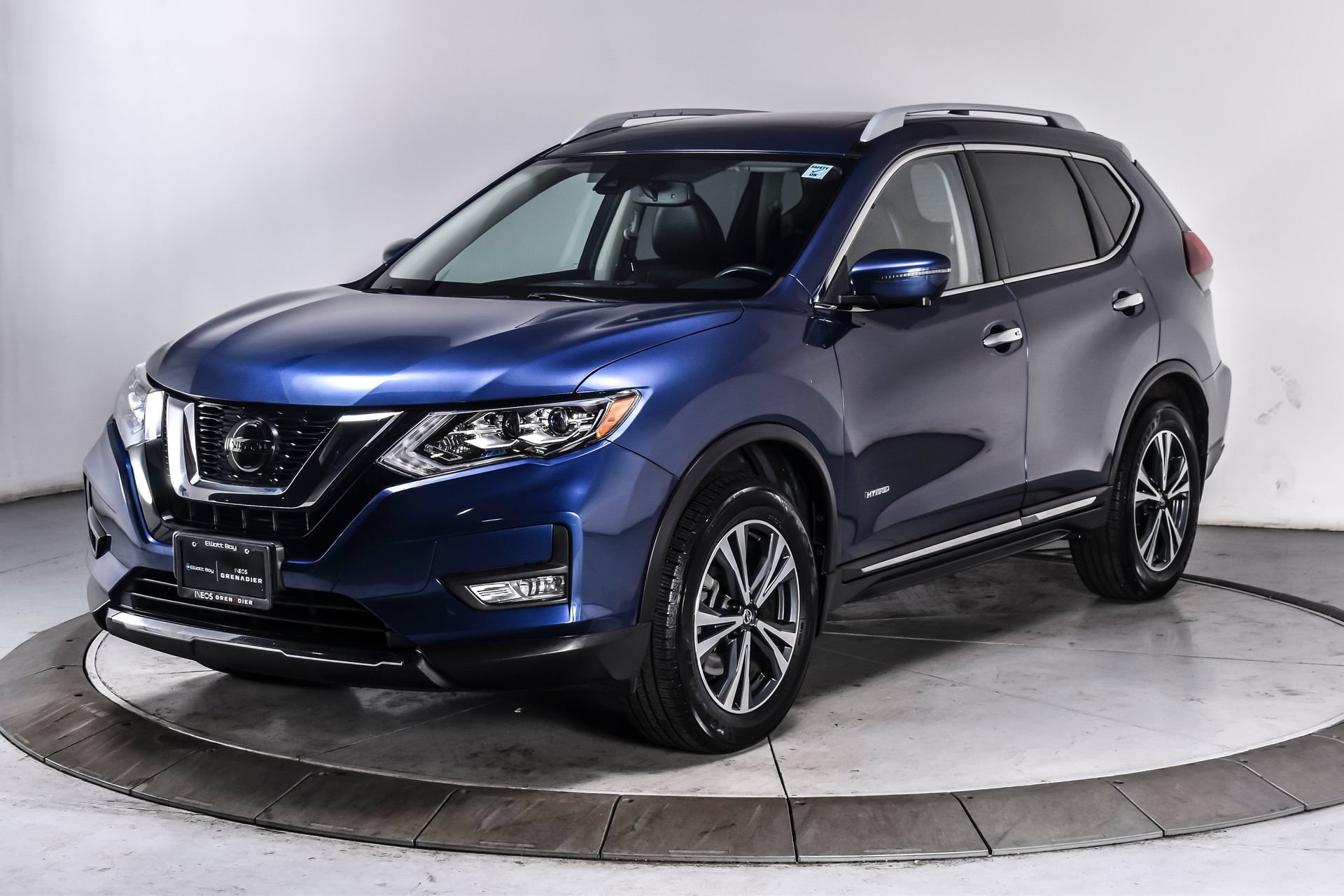 Used 2018 Nissan Rogue SL w/ Premium Package AWD/4WD image 2