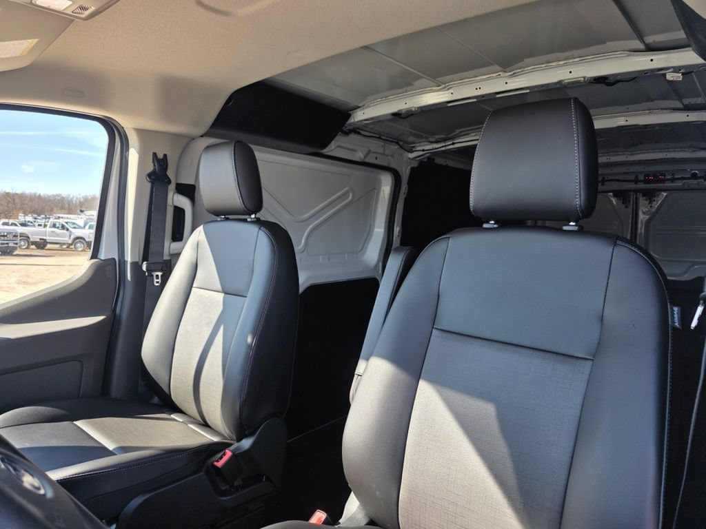 New 2026 Ford Transit 250 148 Medium Roof w/ Load Area Protection Package RWD image 19