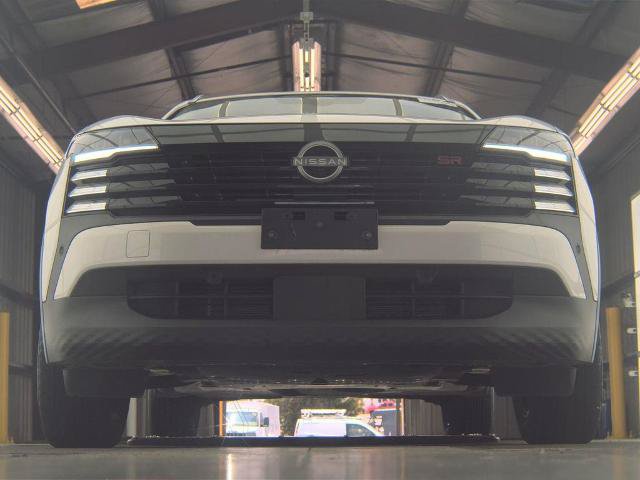 Certified 2025 Nissan Kicks SR FWD image 10