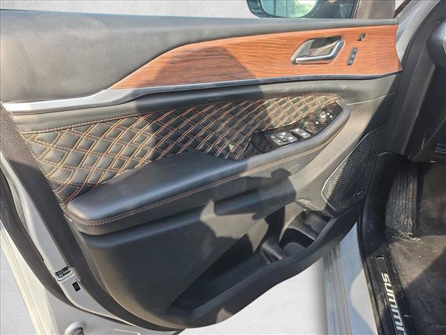 Used 2021 Jeep Grand Cherokee L Summit w/ Luxury Tech Group V AWD/4WD image 11