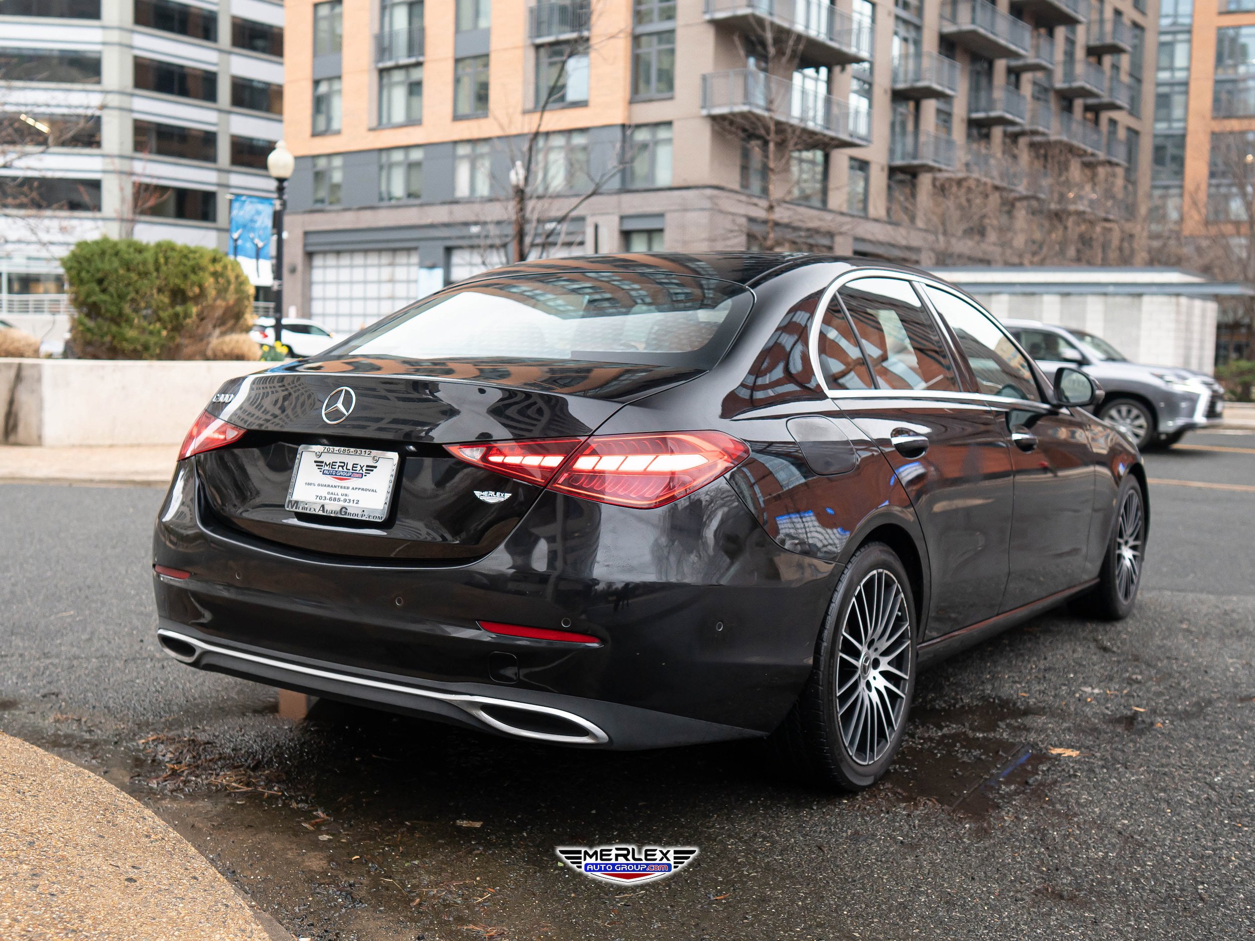Used 2022 Mercedes-Benz C 300 Sedan w/ Exclusive Trim Package image 7