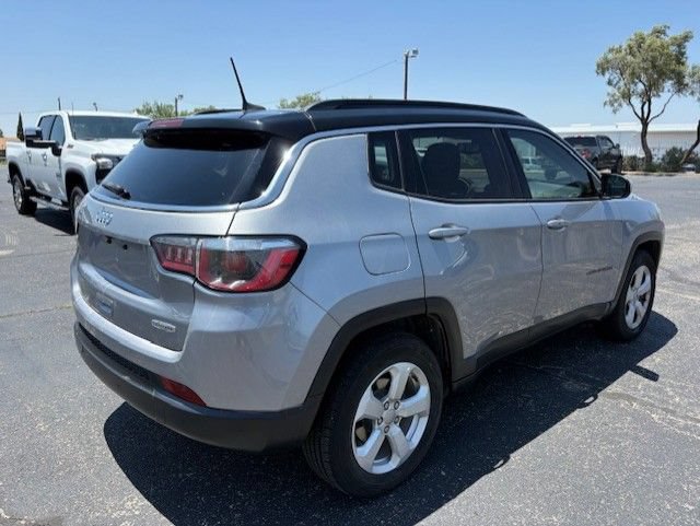 Used 2018 Jeep Compass Latitude w/ Popular Equipment Group FWD image 5