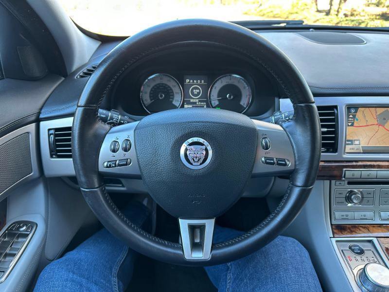 Used 2009 Jaguar XF Premium image 22